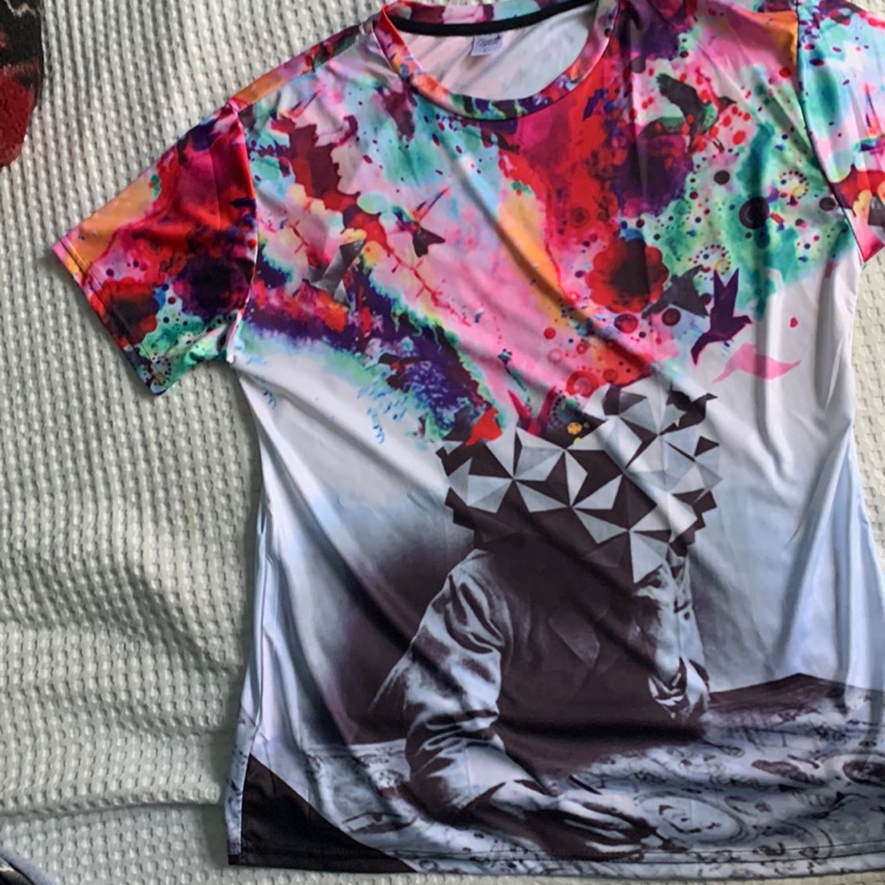 Men’s S/S Abstract Tee Shirt Size L